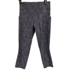 Athleta Salutation Stash Pocket II Liquid Petal Tempest Violet Capri‎ Leggings S